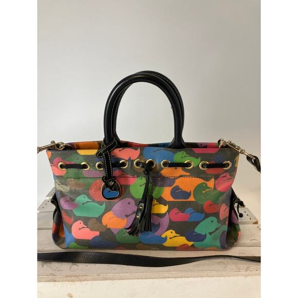 DOONEY & BOURKE MEDUM COATED CANVAS MULIT DUCK CROSSBODY BAG - Picture 2 of 16